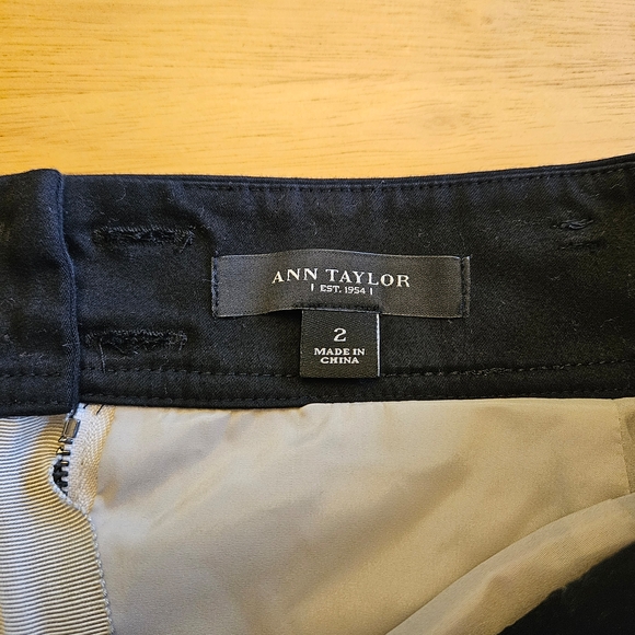 Ann Taylor EUC Two-Tone Black and Tan Skirt • Size 2 - Picture 3 of 13